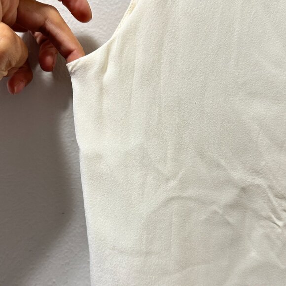 JOIE Cream 100% Silk Womens M Blouse Sleeveless Lightweight Front Split - Picture 4 of 6